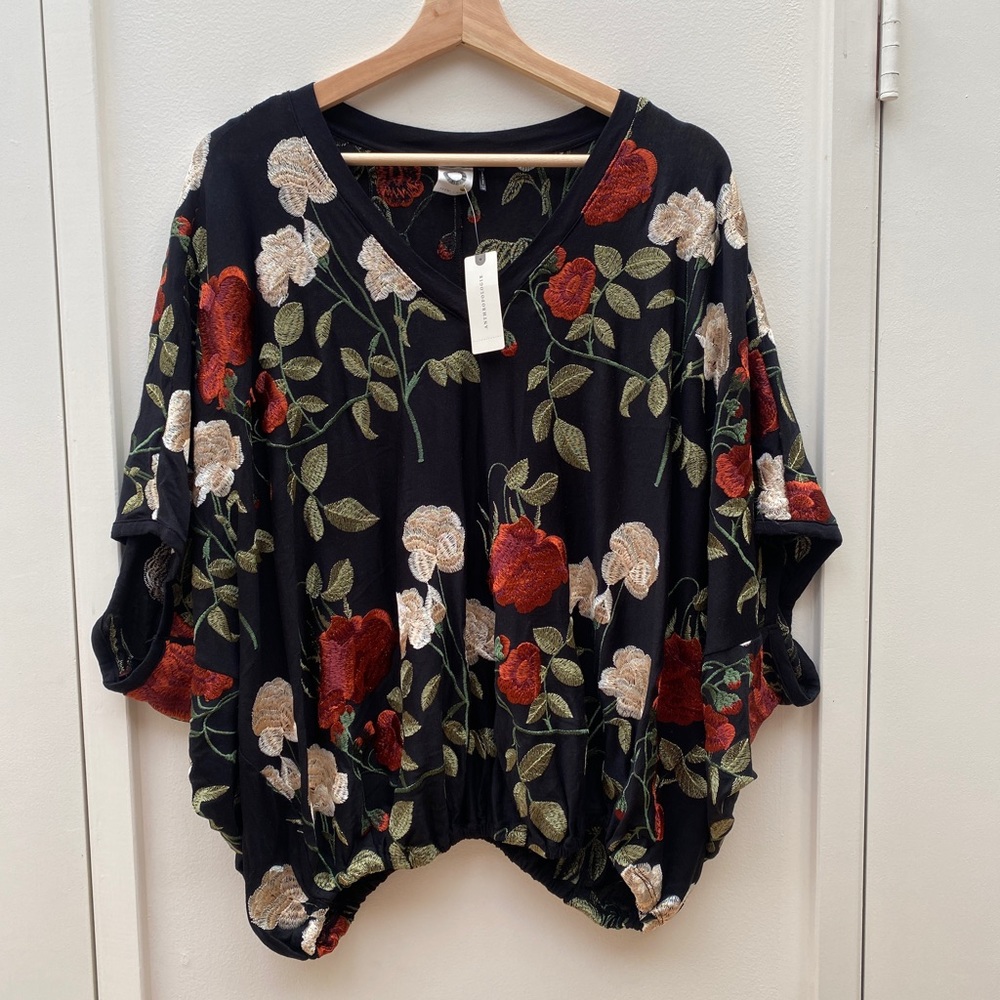 ANTHROPOLOGIE Embroidered Floral Top